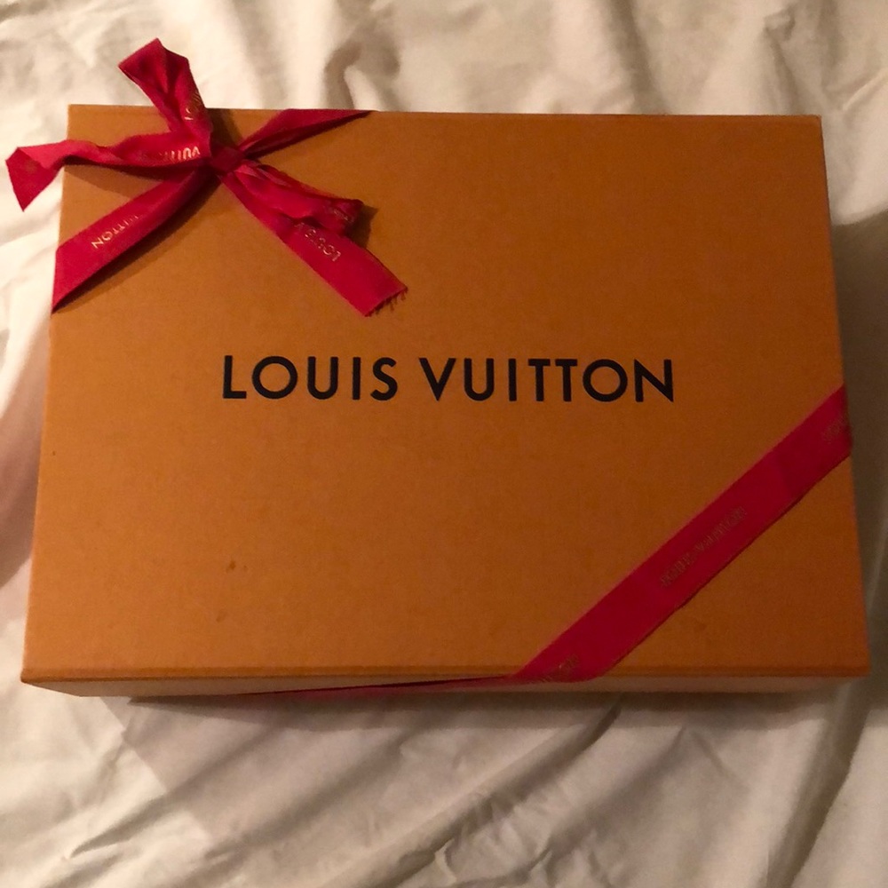 Louis Vuitton box